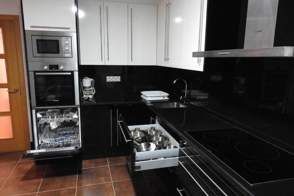 Apartamento De 4 Dormitorios En Camariñas Екстериор снимка